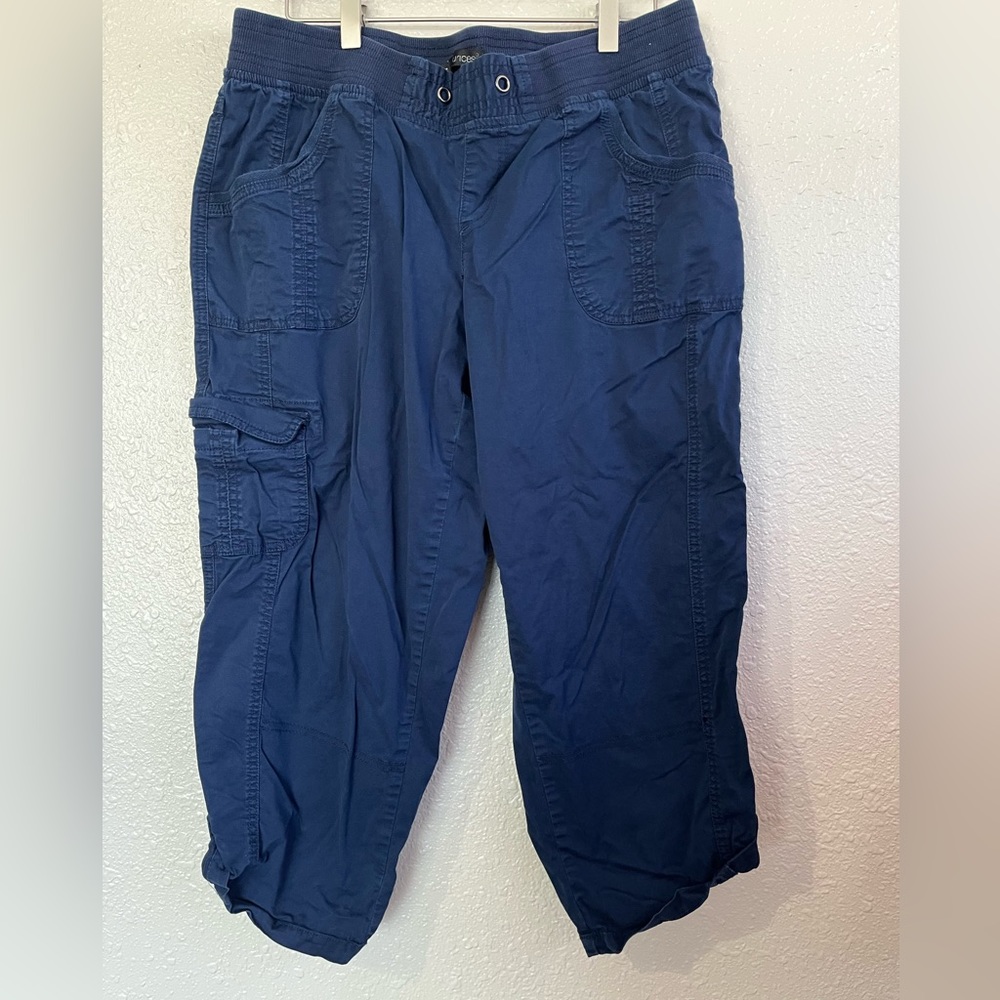 Capri pants